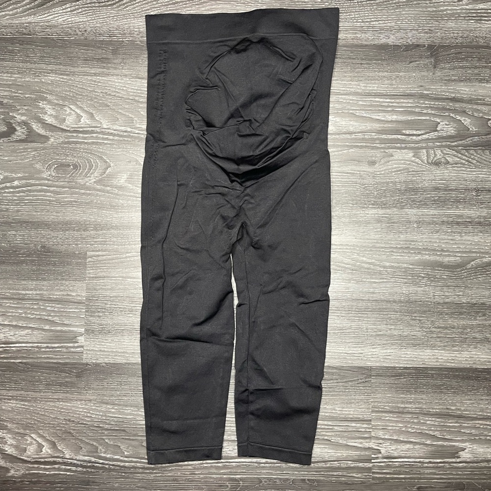 Blanqi Maternity Capri Leggings Size L
